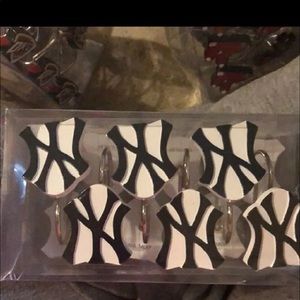 Shower curtain hooks nib